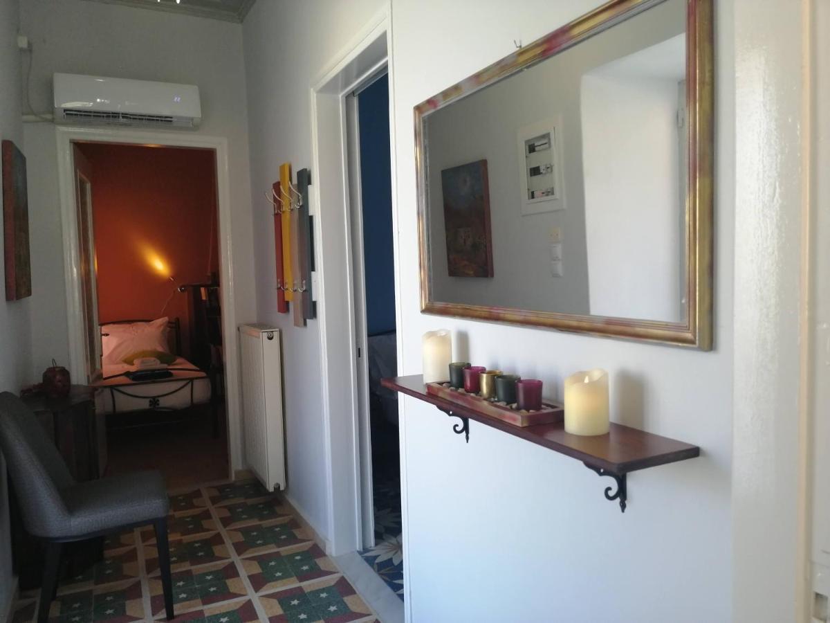 Apartamento Sunny Cozy House With Grand Courtyard Leonídion Exterior foto
